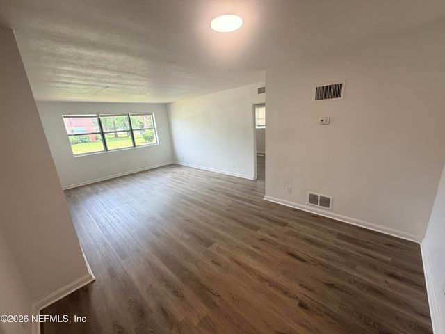 5452 PLAYA Way, Jacksonville, FL 32211