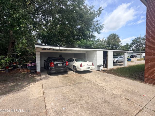 5452 PLAYA Way, Jacksonville, FL 32211