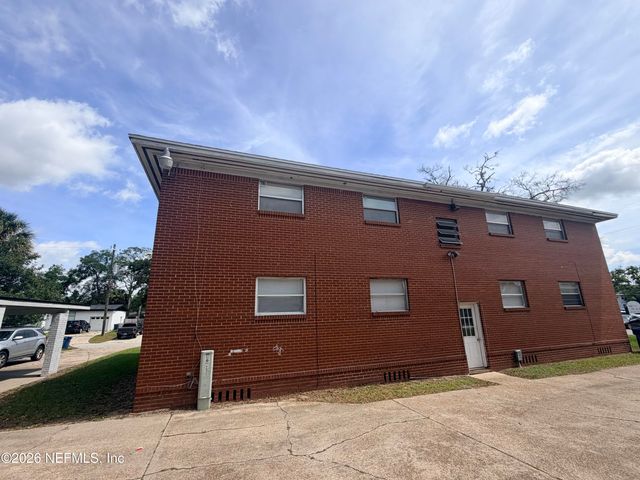5452 PLAYA Way, Jacksonville, FL 32211