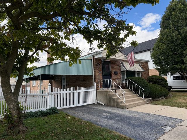 10416 S Sacramento Avenue, Chicago, IL 60655