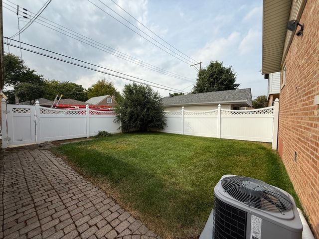 10416 S Sacramento Avenue, Chicago, IL 60655