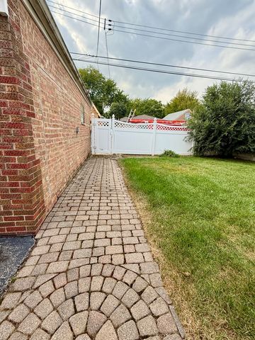 10416 S Sacramento Avenue, Chicago, IL 60655