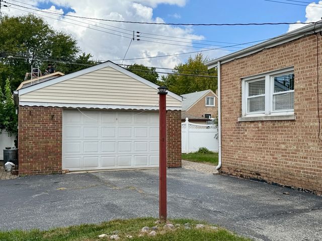 10416 S Sacramento Avenue, Chicago, IL 60655