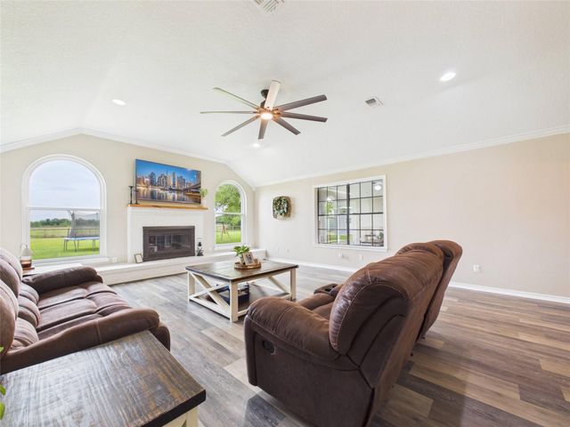 4610 Mustang Rd Road, Alvin, TX 77511