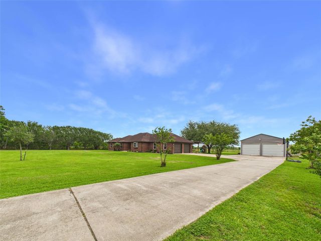 4610 Mustang Rd Road, Alvin, TX 77511