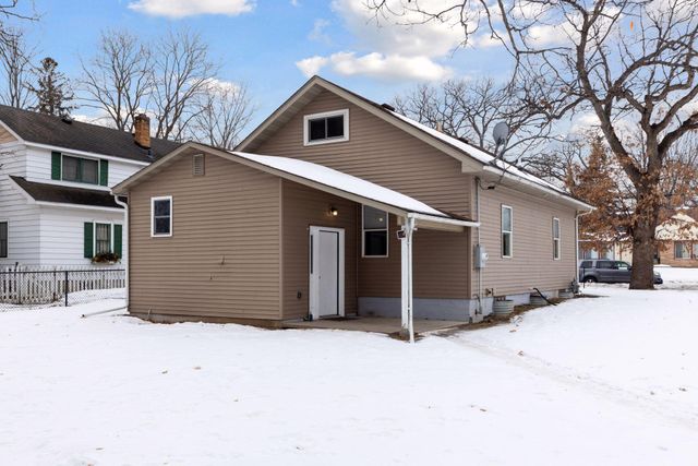 267 3rd Street NW, Forest Lake, MN 55025