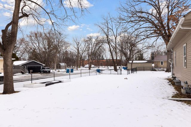 267 3rd Street NW, Forest Lake, MN 55025