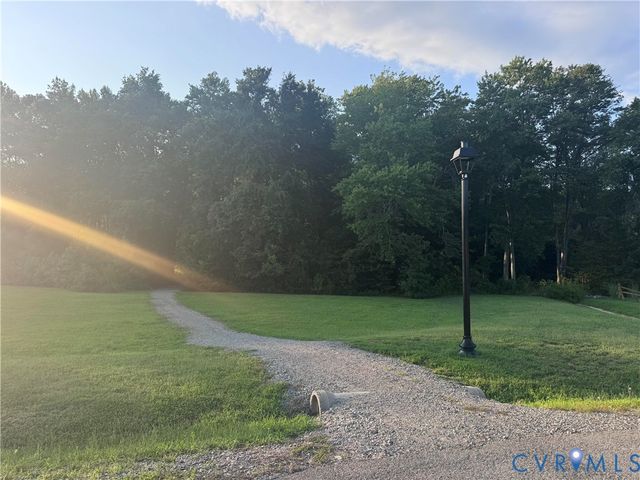 12235 Kenton Ridge Rd, Ashland, VA 23005
