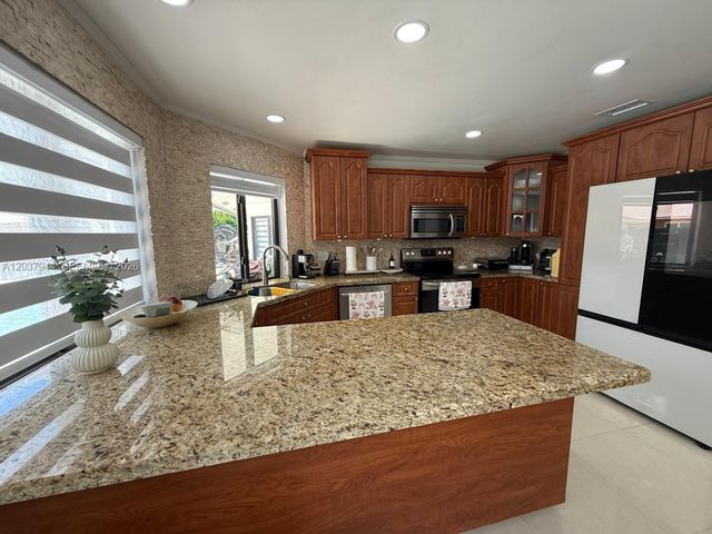 14832 SW 169th Ln, Miami, FL 33187