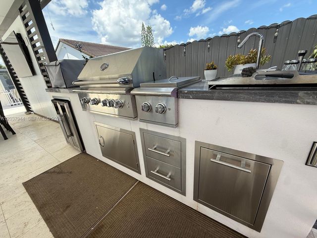 14832 SW 169th Ln, Miami, FL 33187