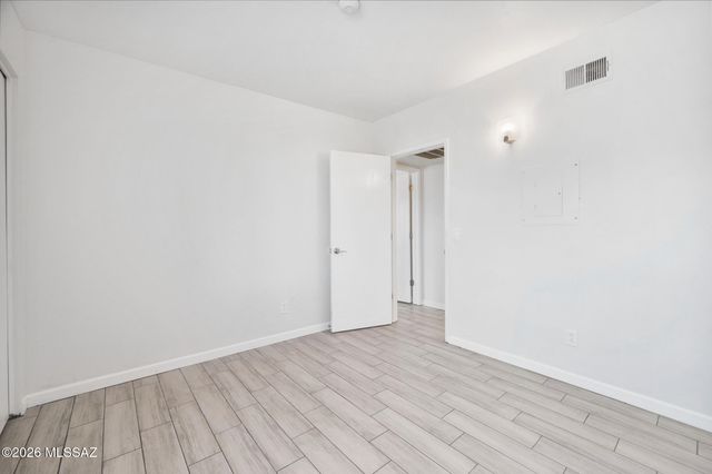 1810 E Blacklidge Dr Apt 322, Tucson, AZ 85719