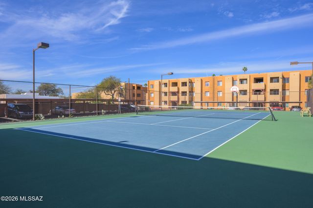 1810 E Blacklidge Dr Apt 322, Tucson, AZ 85719