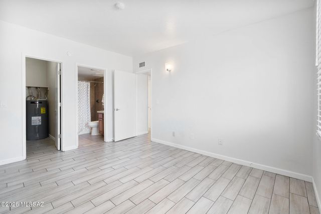 1810 E Blacklidge Dr Apt 322, Tucson, AZ 85719