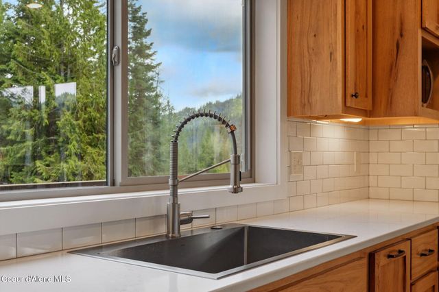 204 Courtlen Ct, Priest Lake, ID 83856