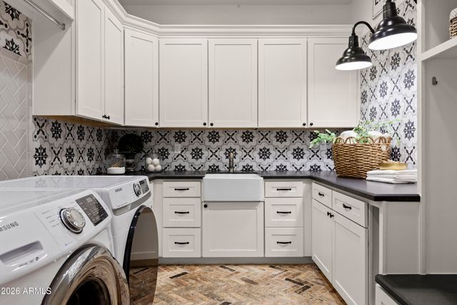 4909 N 45TH Place, Phoenix, AZ 85018