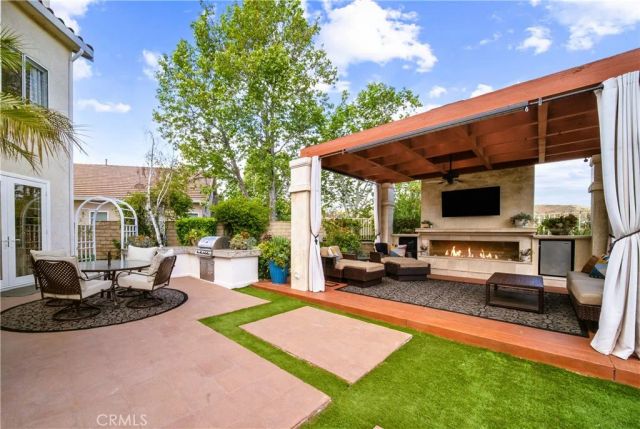 21634 Canyon Heights Circle, Saugus, CA 91390