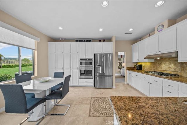 21634 Canyon Heights Circle, Saugus, CA 91390