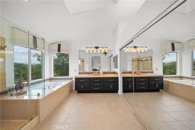 21634 Canyon Heights Circle, Saugus, CA 91390