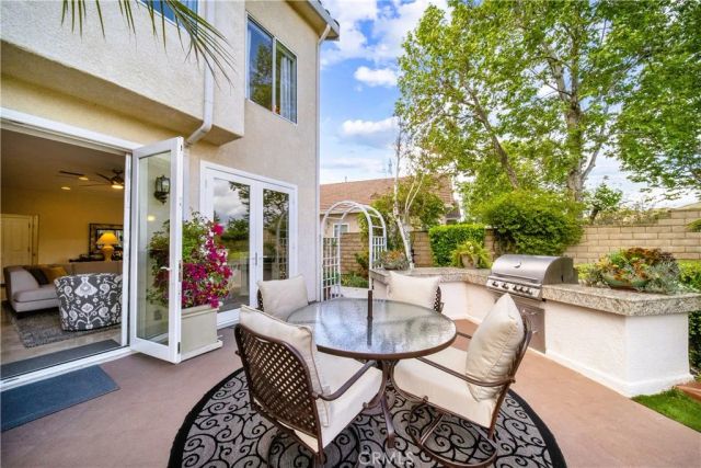 21634 Canyon Heights Circle, Saugus, CA 91390