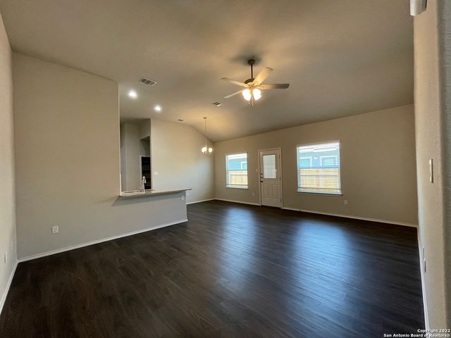 625 Heathers Way, Seguin, TX 78155