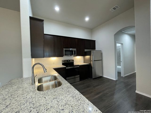 625 Heathers Way, Seguin, TX 78155