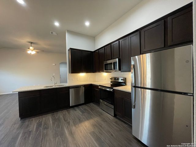 625 Heathers Way, Seguin, TX 78155