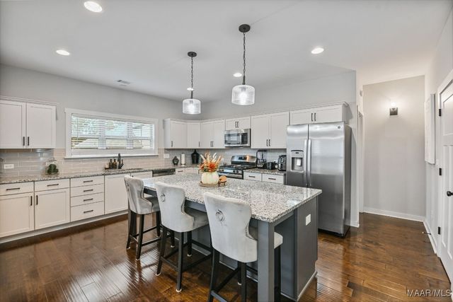 271 Hedgefield Drive, Prattville, AL 36066