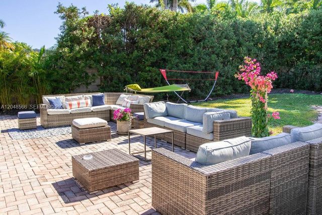 1255 Jackson St, Hollywood, FL 33019