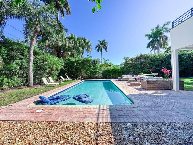 1255 Jackson St, Hollywood, FL 33019