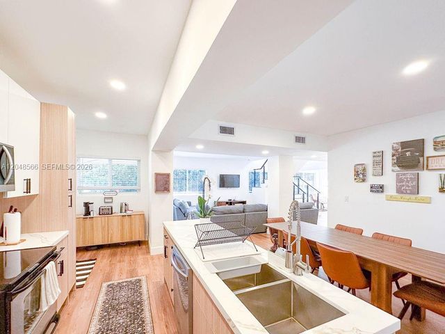 1255 Jackson St, Hollywood, FL 33019
