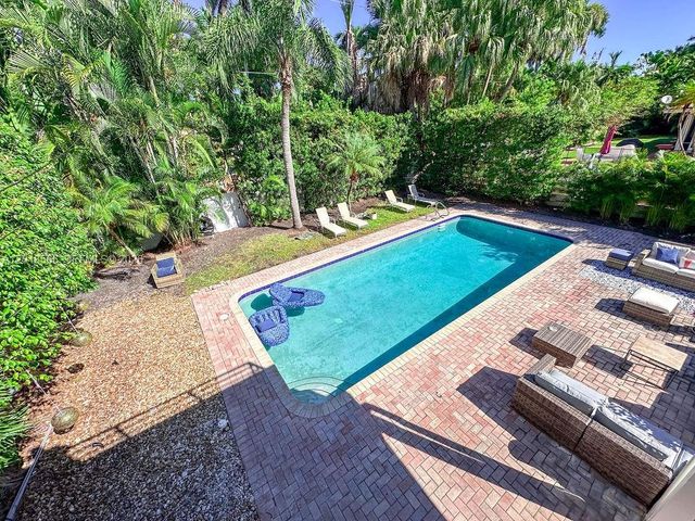 1255 Jackson St, Hollywood, FL 33019