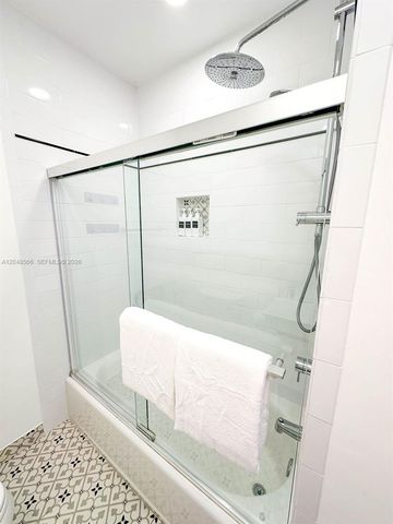 1255 Jackson St, Hollywood, FL 33019