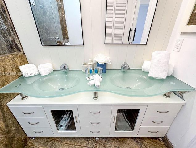 1255 Jackson St, Hollywood, FL 33019