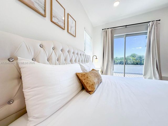 1255 Jackson St, Hollywood, FL 33019