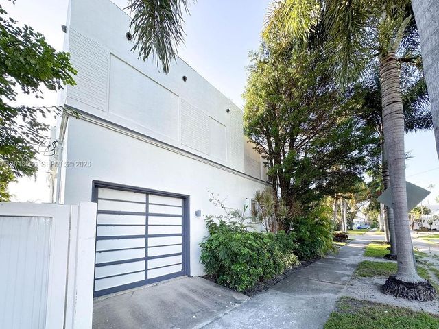 1255 Jackson St, Hollywood, FL 33019