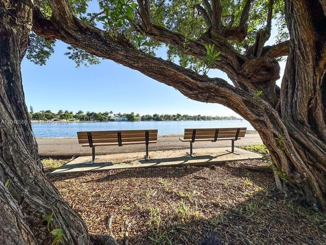 1255 Jackson St, Hollywood, FL 33019