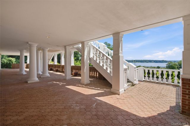 1007 W Shore Road, Mill Neck, NY 11765