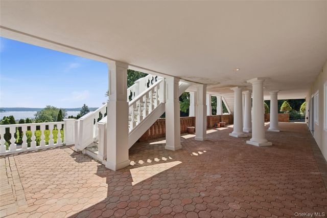 1007 W Shore Road, Mill Neck, NY 11765
