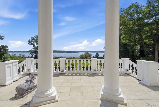 1007 W Shore Road, Mill Neck, NY 11765