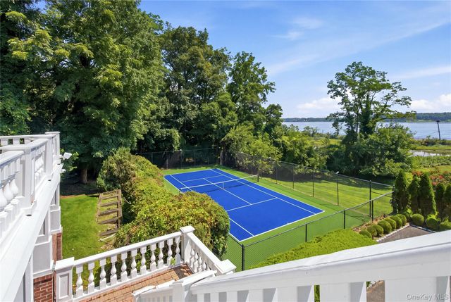 1007 W Shore Road, Mill Neck, NY 11765
