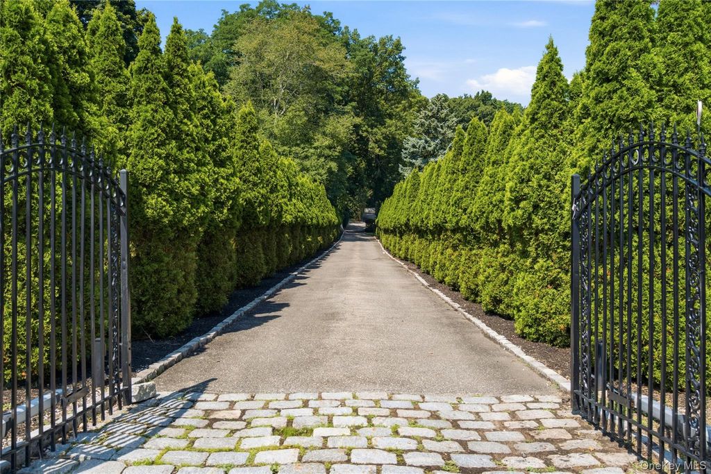1007 W Shore Road, Mill Neck, NY 11765 — photo 5