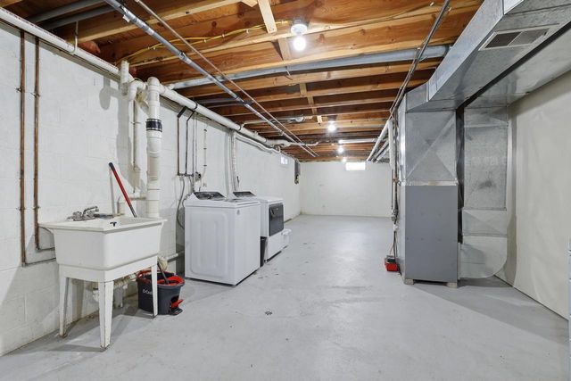 1756 JAYNES ROAD, Kronenwetter, WI 54455