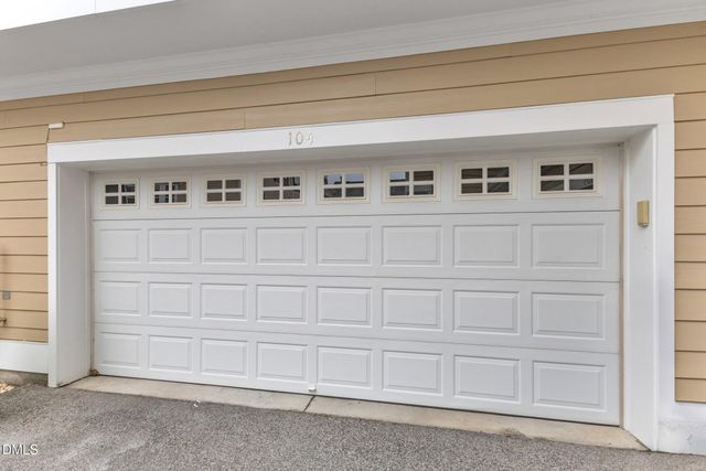 9211 Calabria Drive 104, Raleigh, NC 27617