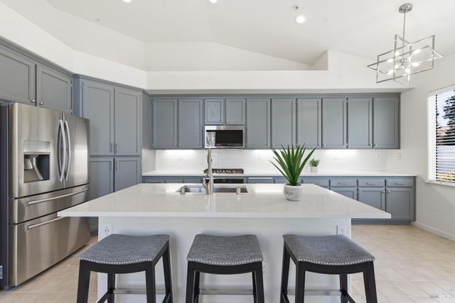 51 Regatta Way, Napa, CA 94559