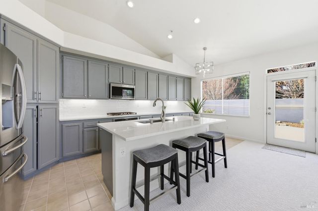 51 Regatta Way, Napa, CA 94559