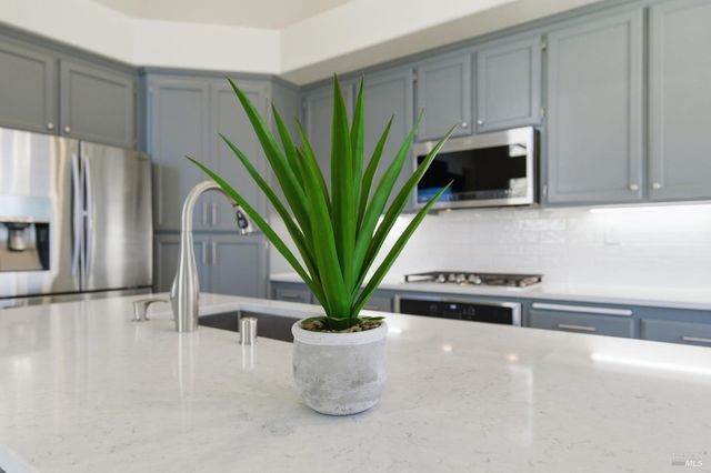 51 Regatta Way, Napa, CA 94559