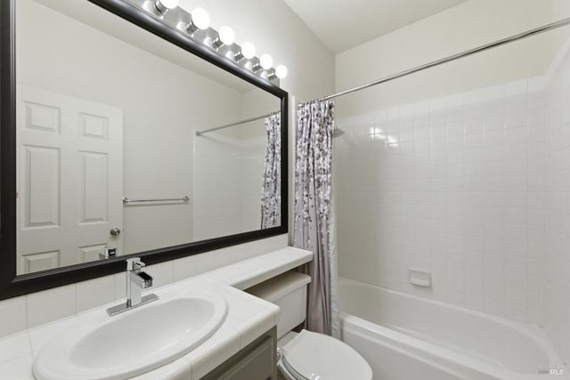 51 Regatta Way, Napa, CA 94559