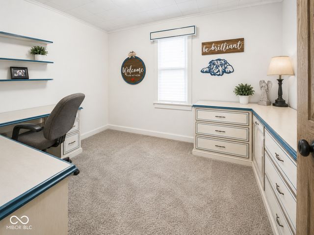 318 Vasbinder Drive, Chesterfield, IN 46017