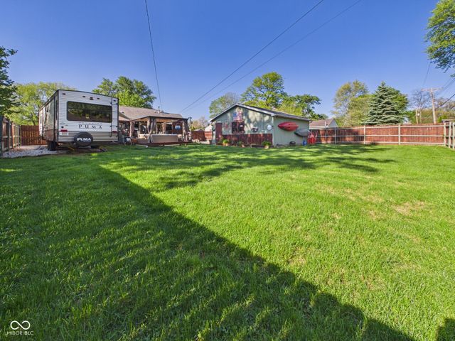 318 Vasbinder Drive, Chesterfield, IN 46017