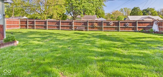 318 Vasbinder Drive, Chesterfield, IN 46017